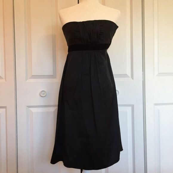 Banana Republic Black Silk Velvet Empire Waist Strapless Dress Size 0 - Picture 2 of 7